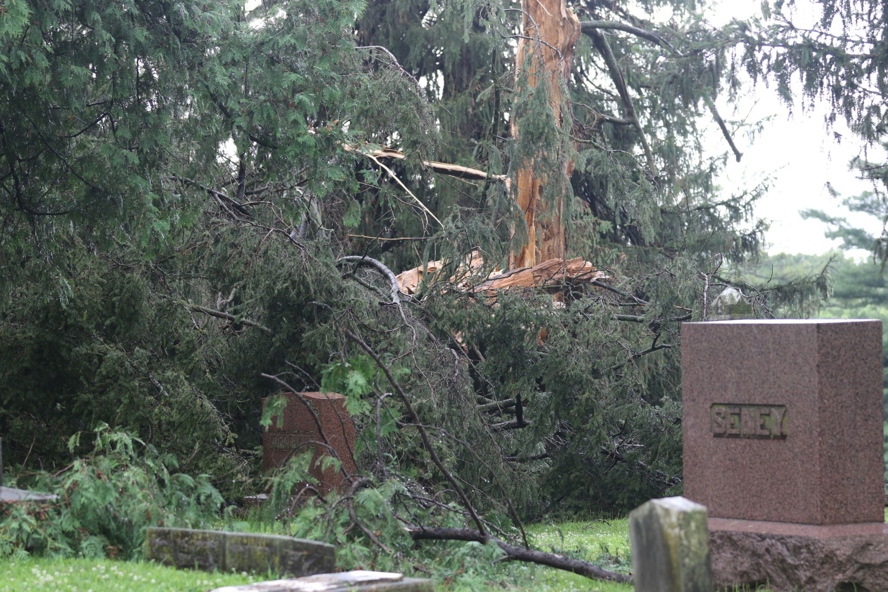 Union_Cemetery_5850.JPG